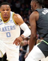 韦少改打替补效率提升，不胜湖人终于看到曙光微现